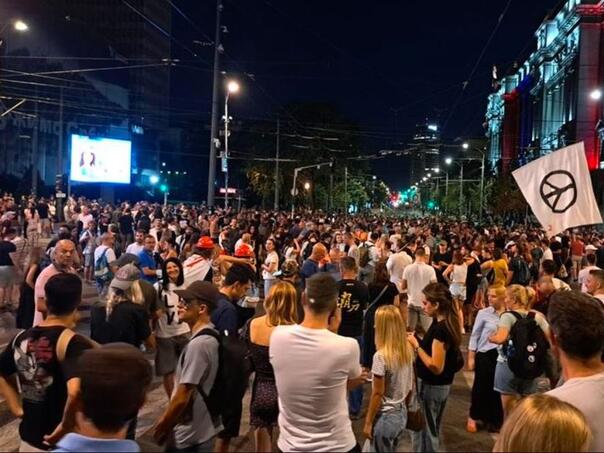 Nacija protiv "ćacija": Novosađani čiste grad od smeća i najavljuju proteste