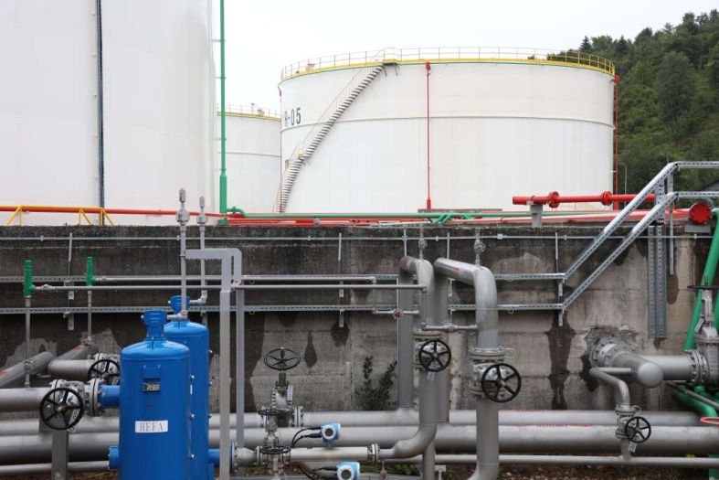 Cijena nafte blago pala nakon dešavanja u Venecueli i Iranu