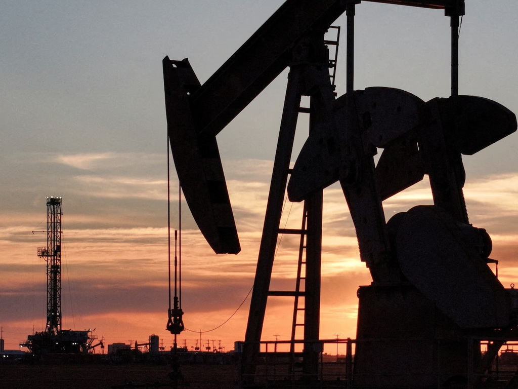 Cijena nafte porasla na gotovo 105 dolara po barelu