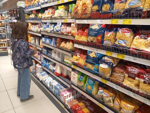 Cijene hrane i bezalkoholnih pića u junu u prosjeku niže za 0,9 posto