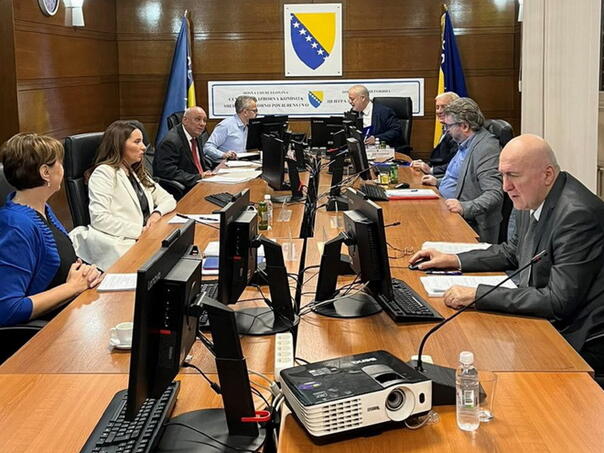 CIK BiH: Nedopustiv atak na instituciju i lični integritet Vanje Bjelica-Prutina