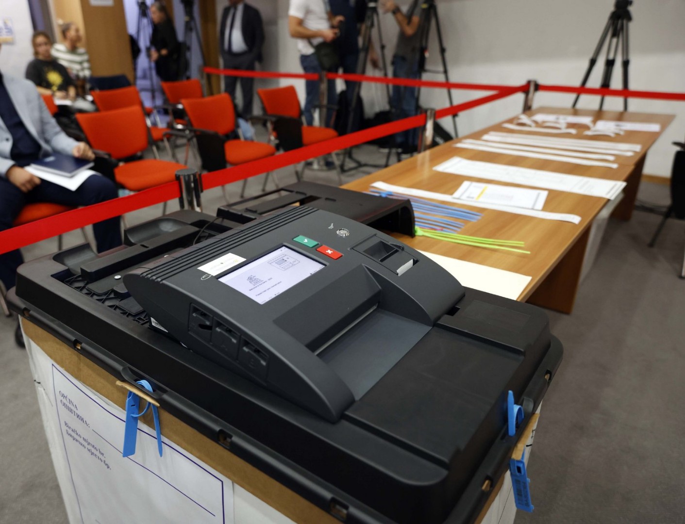 CIK pokazao novu tehnologiju za izbore, politika koči upotrebu