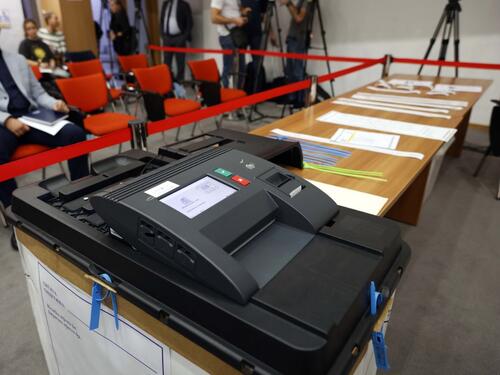 CIK pokazao novu tehnologiju za izbore, politika koči upotrebu