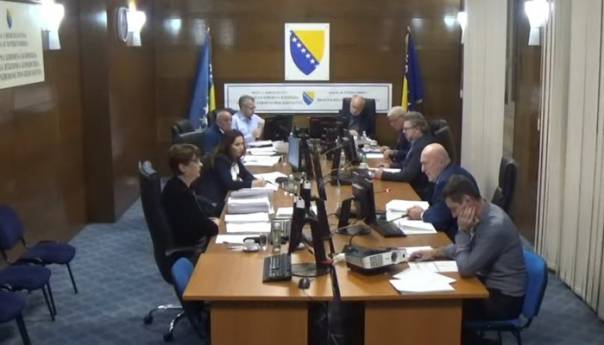 CIK priznao glas za PDP, upitan četvrti delegat SNSD-u