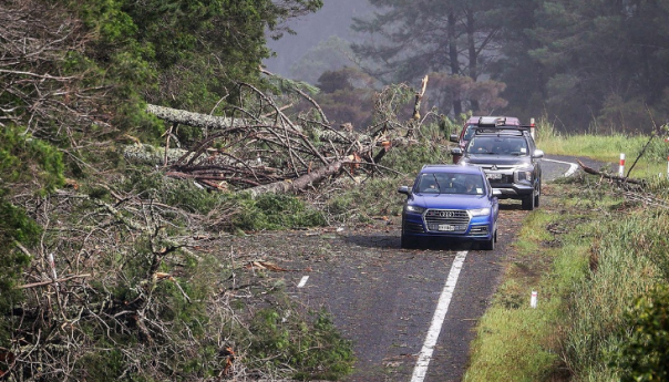Ciklon odnio četiri života na Novom Zelandu, više od 1.400 nestalih