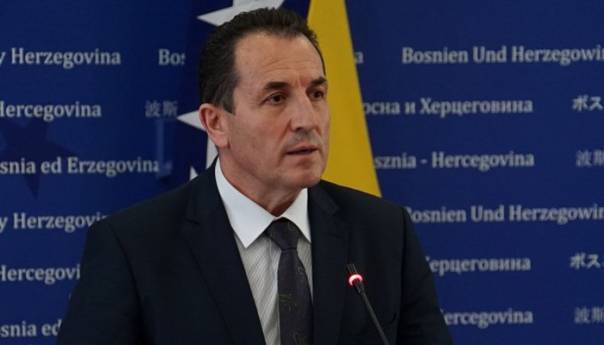 Cikotić: Migranti s Lipe idu u objekat na Bradini