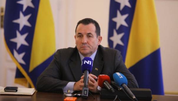 Cikotić o situaciji u Velikoj Kladuši: Vladamo stanjem