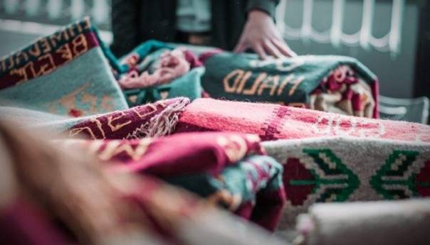 "Ćilimi sjećanja" našli svoje mjesto u Memorijalnom centru Srebrenica