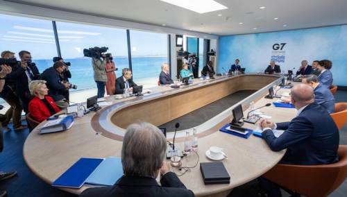 Cilj EU do kraja 2021. izvesti 700 miliona doza vakcina