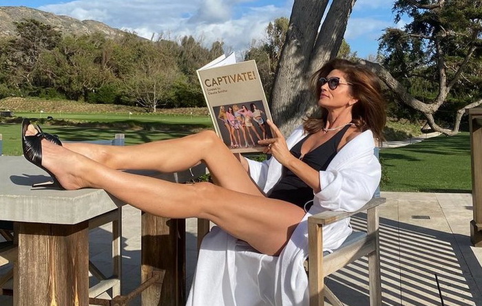 Cindy Crawford i u šestoj deceniji izgleda kao supermodel