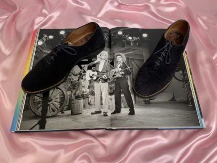 Cipele Elvisa Presleyja prodate za 120.000 funti