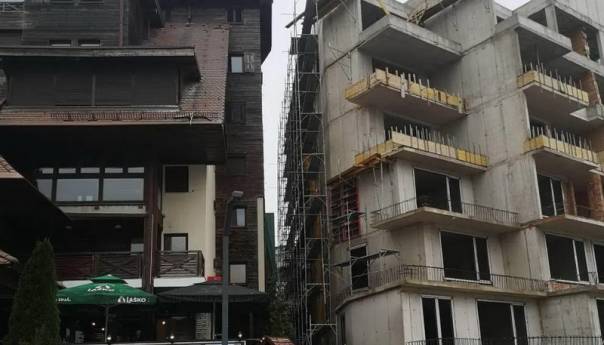 Cirkus na Bjelašnici (II): Rupa u zakonu, kriminal pod prozorom