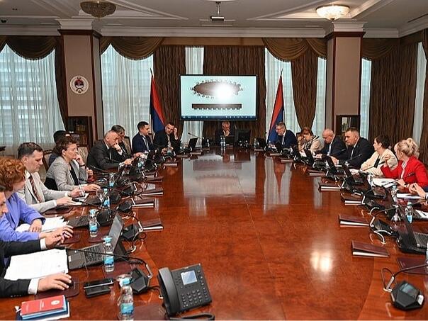 Cirkus u RS: Višković vodi staru Vladu, Minić "premijer" bez ovlaštenja