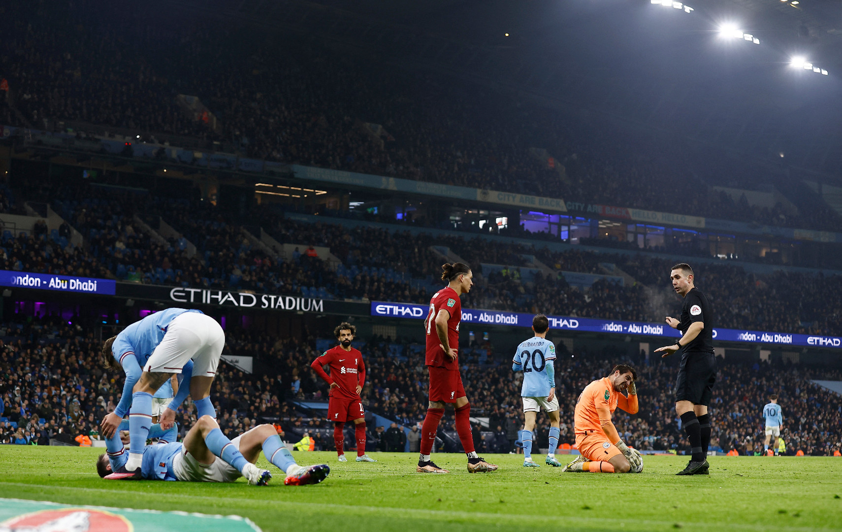 City i Liverpool se oglasili zbog incidenata na Etihadu