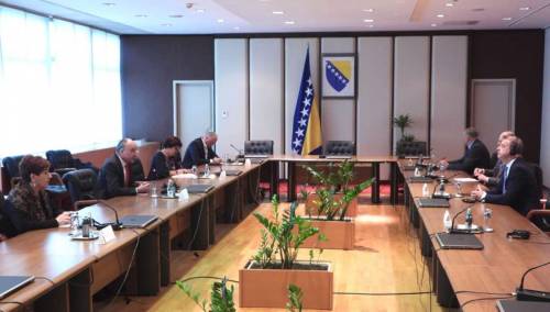 Članovi komisije sa tužiteljem za ratne zločine o korupciji