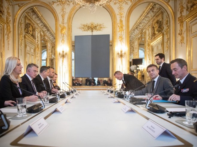 Članovi Predsjedništva BiH na sastanku s Macronom