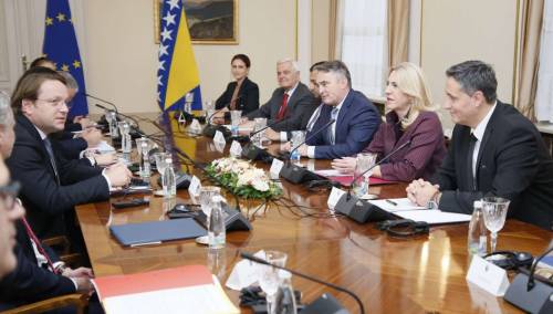 Članovi Predsjedništva BiH: Ohrabruju poruke EU