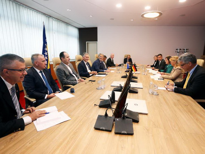 Članovi Zajedničke komisije za odbranu i bezbjednost BiH razgovarali sa poslanicom Bundestaga