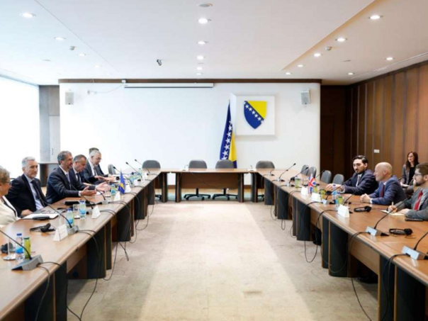 Članovi Zajedničkog kolegija oba doma PSBiH s delegacijom britanskih parlamentaraca