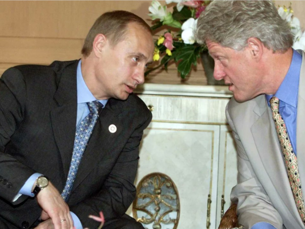 Deklasifikovani dokumenti otkrili: Clinton nudio Putinu članstvo Rusije u NATO-u