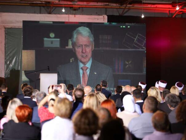 Clinton o Srebrenici: Moramo biti na oprezu da se takve strahote ne bi ponovile
