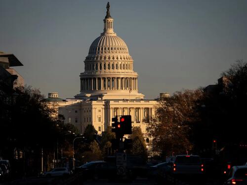 CNN: Službe Rusije i Kine ciljaju otpuštene američke službenike za regrutaciju