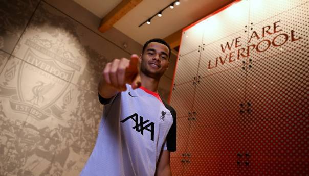 Cody Gakpo zvanično stigao na Anfield
