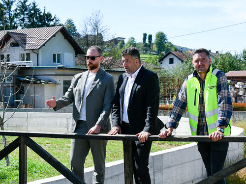 Čomor i Mijatović obišli gradilišta u Hadžićima, u toku završni radovi vrijedni 1,4 miliona KM