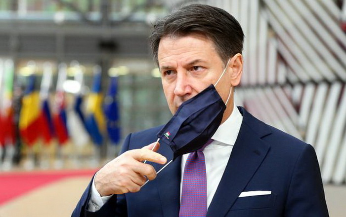 Conte objavio nove restrikcije za skupove, restorane, utakmice i škole