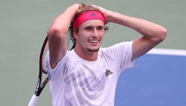 Ćorić bez polufinala, Zverev slavio nakon preokreta