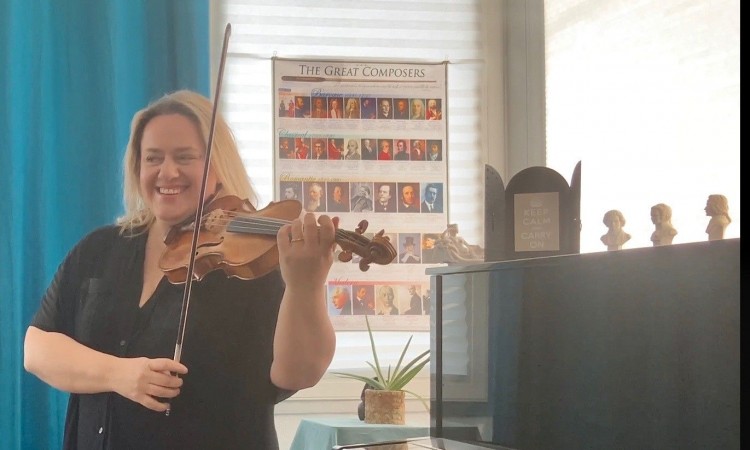Corona je u muzici notna vrijednost, namjenski napisana