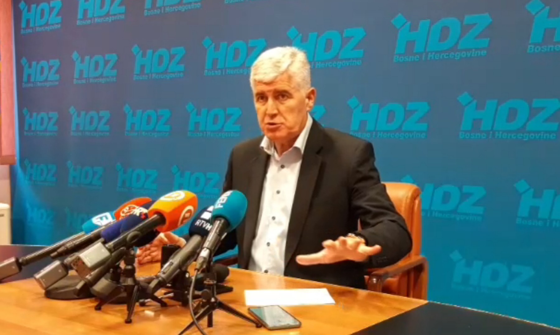 Čović: Da nije stranaca ne bismo sjedili zajedno