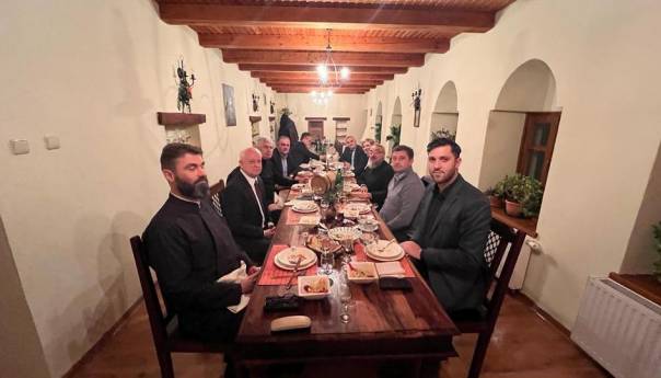 Čović i predstavnici Hrvata na proslavi Božića u Manastiru Žitomislić