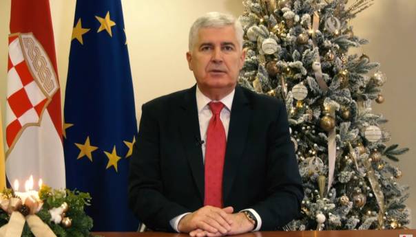 Čović i uz čestitku za Božić o Izbornom zakonu