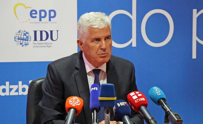 Čović nakon odmora: Uzeo sam inicijativu, tražimo izlaz iz krize