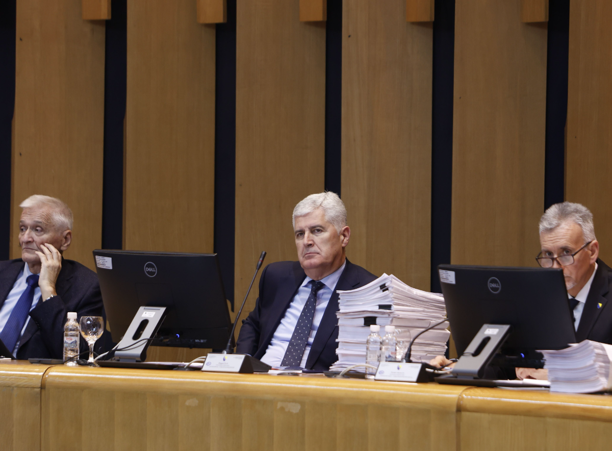 Čović: Schmidt da ukine zabranu raspolaganja državnom imovinom