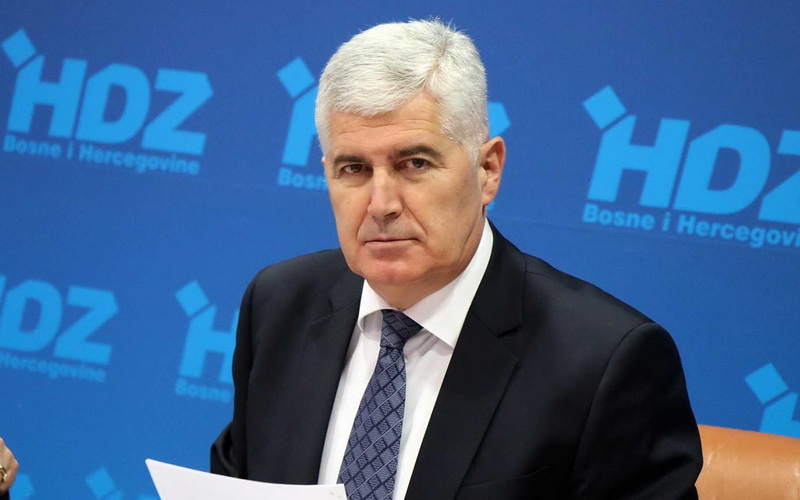 Čović preko Islamske zajednice poslao poklon Komšiću