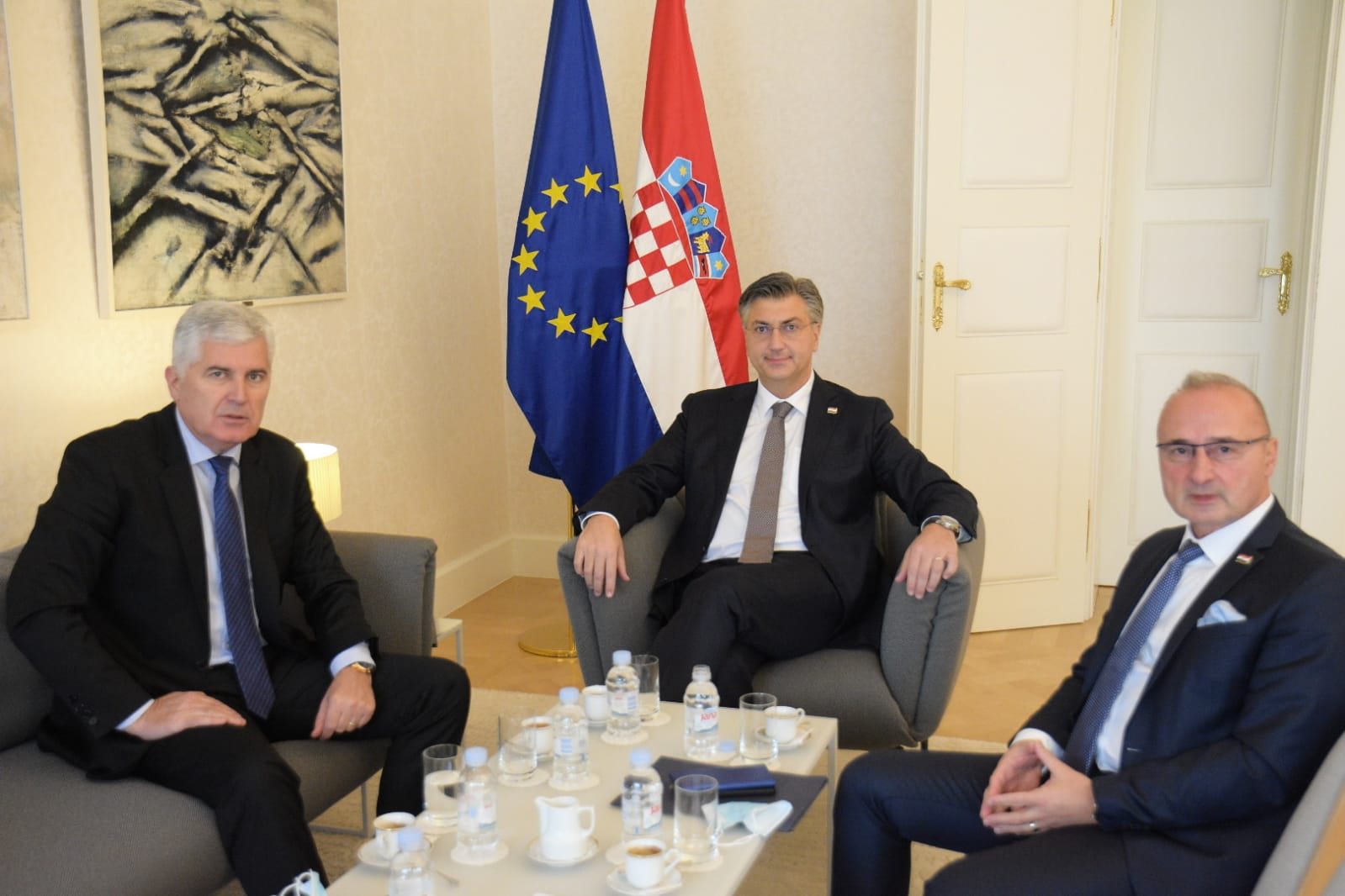 Čović s Plenkovićem: Izborni zakon će biti dovršen ove godine