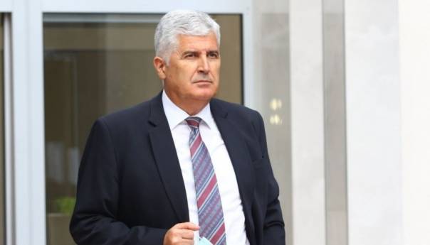 Čović se oglasio iz Brisela: Žao mi je što je ovako okončano