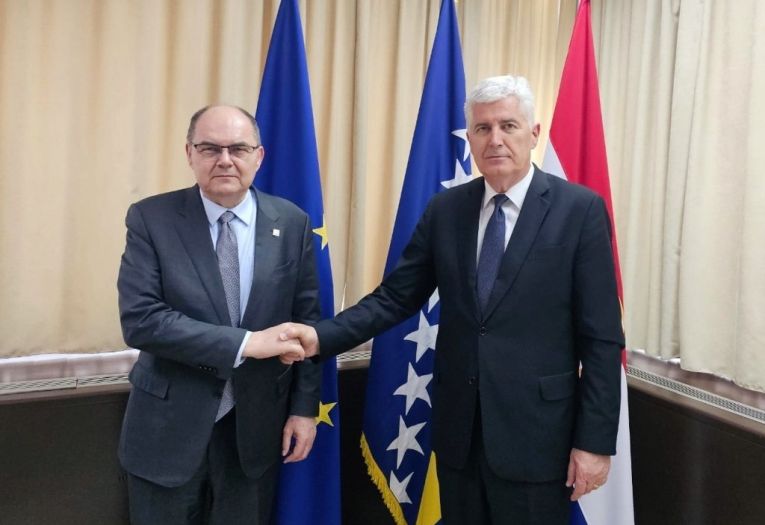 Čović sa Schmidtom optimistično o evropskom putu i izbornom zakonu