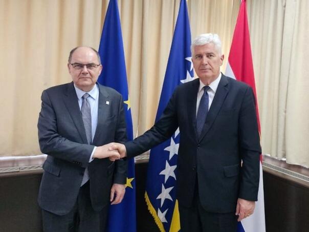 Čović sa Schmidtom optimistično o evropskom putu i izbornom zakonu