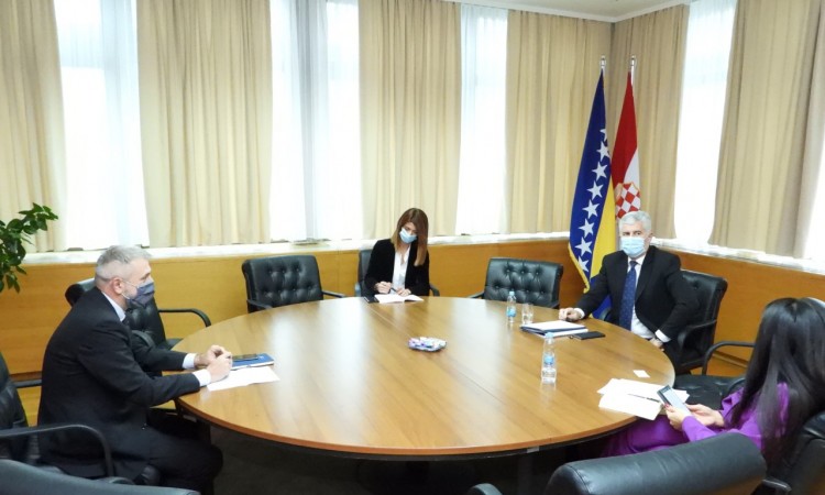 Čović se susreo s veleposlanikom RH Ivanom Sabolićem