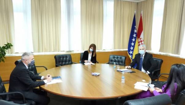 Čović se susreo s veleposlanikom RH Ivanom Sabolićem