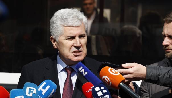 Čović stigao u Brisel, nije htio na sastanak zbog Komšića