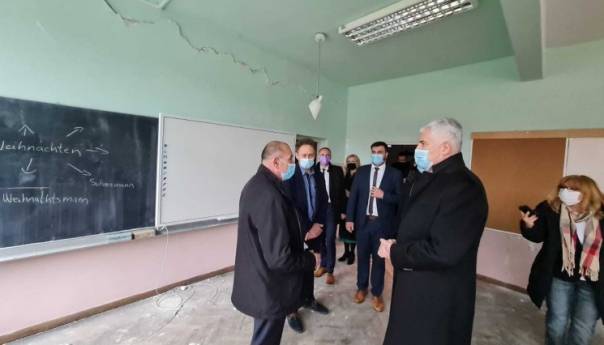 Čović u Petrinji: Stojimo uz svoj hrvatski narod i pomoći ćemo u svakom segmentu