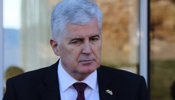 Čović uputio sućut papi Franji povodom Benedikta XVI