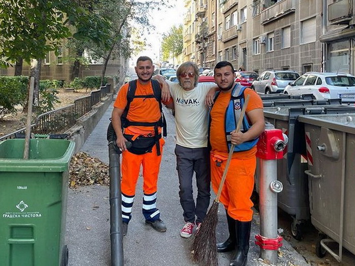 Čovjek legenda, bez kompleksa: Žika Todorović s radnicima Gradske čistoće