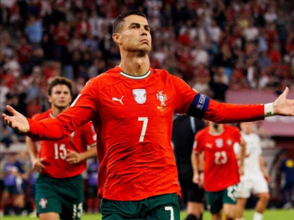 Cristiano Ronaldo proglašen "najboljim igračem svih vremena"