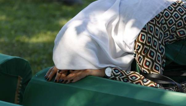 Crna Gora: 11. juli proglasiti danom sjećanja na žrtve genocida u Srebrenici