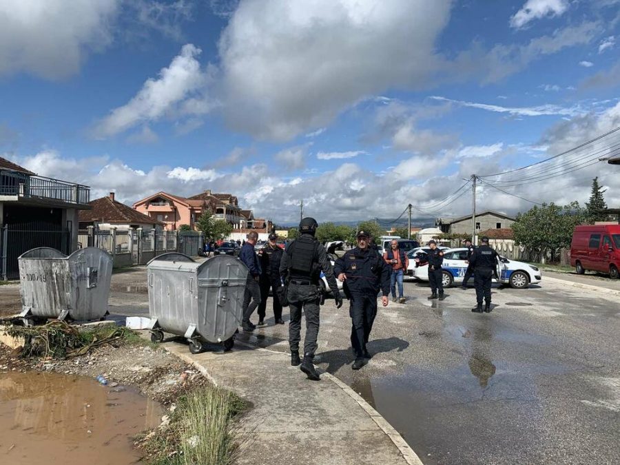 Crna Gora: Bacili bombu na kuću policajca, ubijen jedan napadač